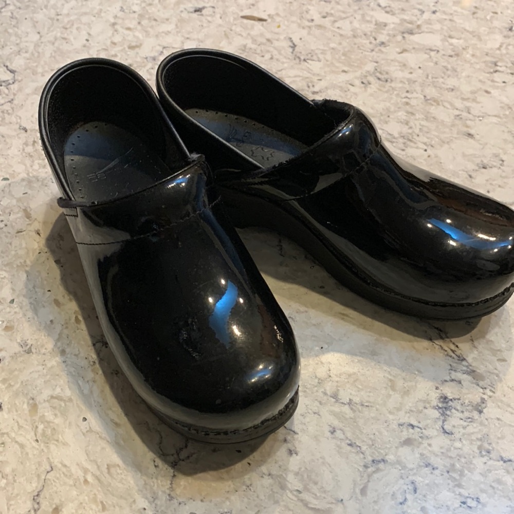 Dansko Black Patent Leather Clog Sz38/7.5